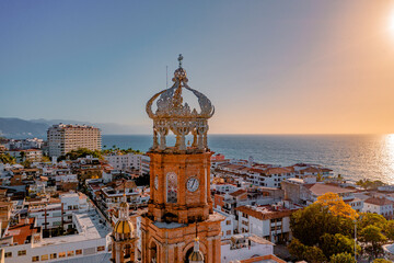 Obraz premium Puerto Vallarta Iconic Church Parroquia de Nuestra Señora de Guadalupe on a sunset