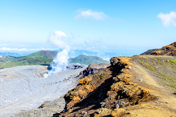 登山道から見た初夏の阿蘇山火口　熊本県阿蘇市　Mt. Aso in early summer seen from the mountain trail. Kumamoto-ken Aso city.