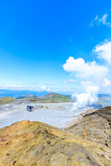 中岳から見た初夏の阿蘇山一帯　熊本県阿蘇市　The area around Mt. Aso in early summer as seen from Mt. Nakadake. Kumamoto-ken Aso city.