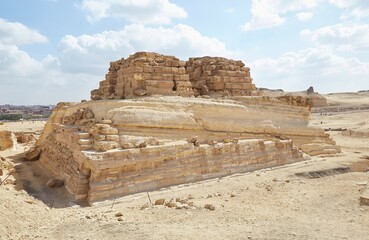 The Tomb of Khentkau, Giza's 4th Pyramid