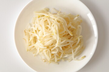 食物繊維たっぷりもやしのサラダ