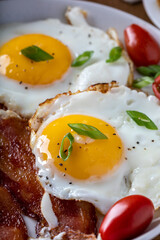 fried egg with bacon