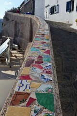 Sant'Angelo d'Ischia - Muretto in ceramica multicolore