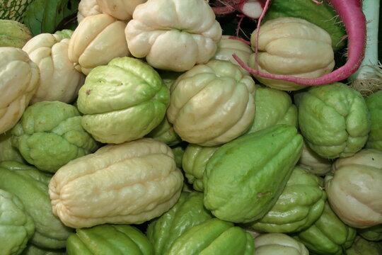 XuXu fruits on the market 