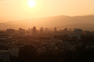 Sonnenuntergang in Skopje, Blick über die Stadt