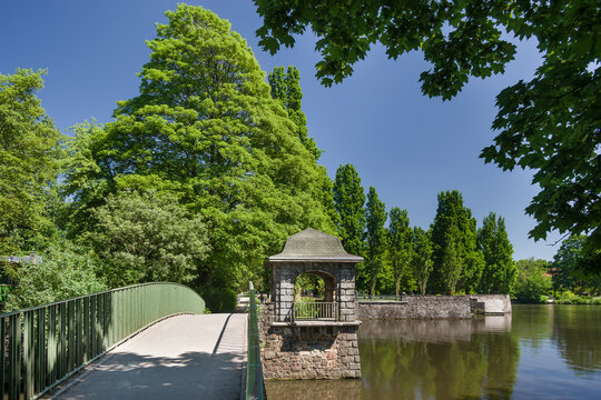Fu&szlig;g&auml;ngerbr&uuml;cke Tarpenbek Haynspark Eppendorf