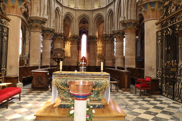 L'église collégiale Notre Dame, intérieur de l'église, village de Semur en Auxois, département...