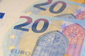  Nahaufnahme 20 und 50 Euro Banknoten	