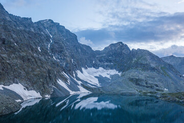 Fototapeta na wymiar Alla-Askir lake. Altai mountains landscape