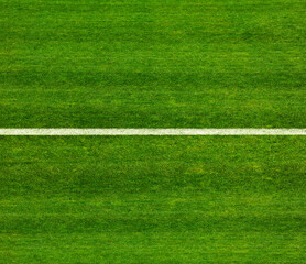 Linie auf einem Fußballplatz von oben fotografiert