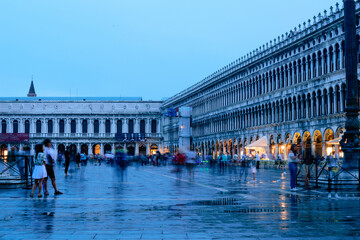 Photos of a trip through different European cities, from a tourist's point of view. In the photos you can see famous streets and places in Venice, Madrid, Amsterdam, Florence, Prague, Munich, Berlin, 