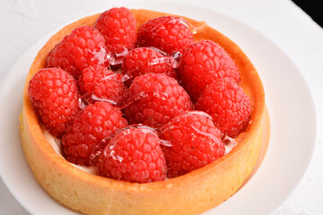 raspberrie dessert on a plate