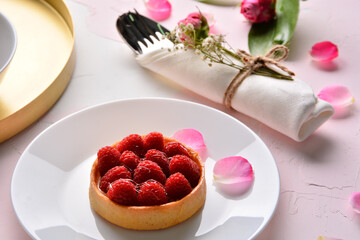 raspberry cheesecake with raspberries