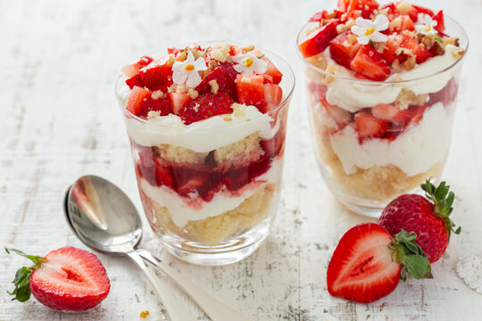 strawberry vanilla cream dessert