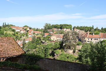 Fototapeta na wymiar Vue d'ensemble du village, village de Semur en Auxois, département de la Côte d'Or, France