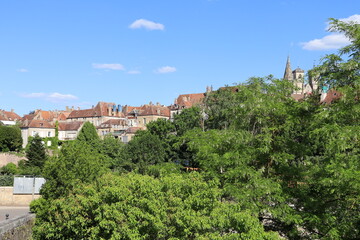 Vue d'ensemble du village, village de Semur en Auxois, d&eacute;partement de la C&ocirc;te d'Or, France