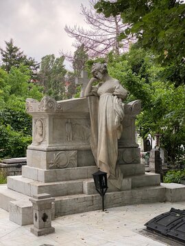 Bellu cemetery - Bucharest, Romania
