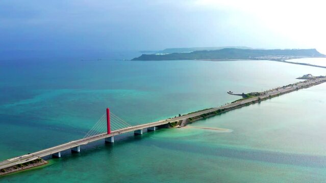 海中道路（沖縄県うるま市）※満潮時