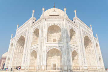 Fototapeta na wymiar Awesome view of the Taj Mahal on blue sky background