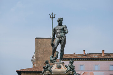 Fototapeta na wymiar Bellezze architettoniche e monumenti di Bologna centro