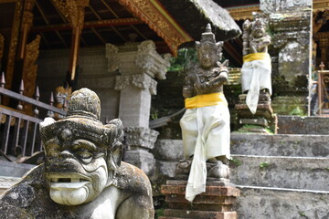 Balinese Statues Lining Temple Staircase at Pura Gunung Kawi, Foreground Focus
