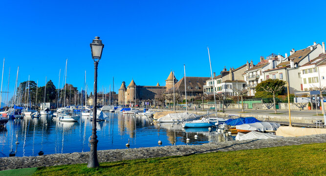 Yachthafen der  Stadt Morges im Kanton Waadt, Schweiz