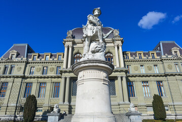 Guillaume Tell Statue in Lausanne