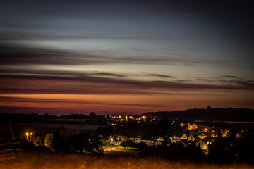 Stadt bei Sonnenuntergang in Deutschland