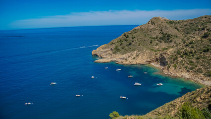 Costa litoral de sierra helada frente a la playa del Albir y Altea, en la Costa Blanca de Alicante