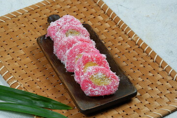 Kue Kacamata ,Mata Roda ,sanggar banyu,Putri Noong, Pisang Rai.is an indonesian traditional snack....