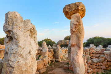 Poblado talayótico de Torre den Galmés, en Menorca. El mayor yacimiento prehistórico de la isla. Islas Baleares, España.