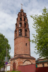 Fototapeta na wymiar Bell tower of the Church of St. Nicholas the Martyr in Yaroslavl, Russia