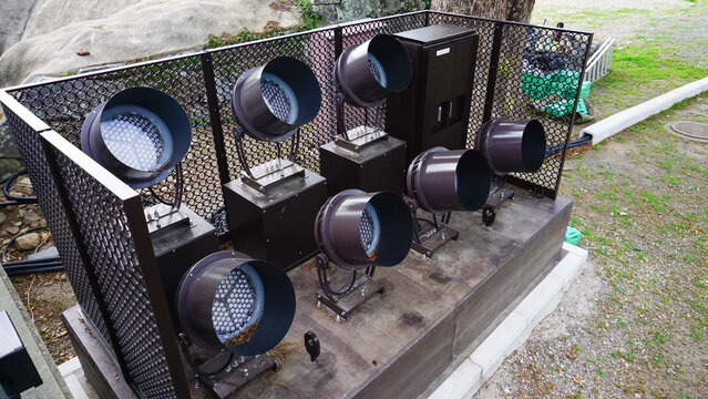 ライトアップ用の大型の照明機器