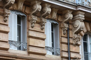Architecture corbel in Toulouse, France © Tupungato