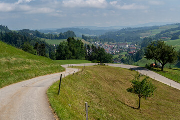 Fototapeta na wymiar In der Schweiz Napflandschaft