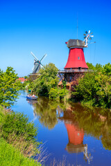 Zwillingsm&uuml;hlen, Greetsiel, Krummh&ouml;rn, Ostfriesland, Deutschland 