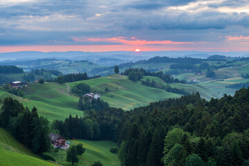 Schweiz Hügel und Bergland