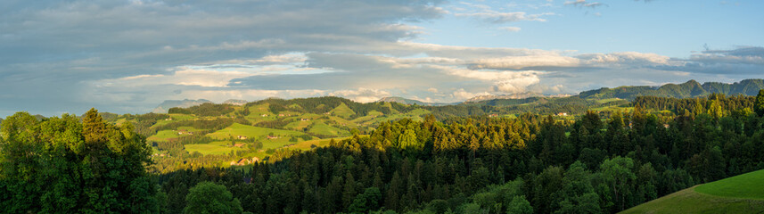 Schweiz Hügel und Bergland