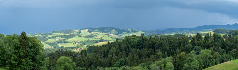 Schweiz Hügel und Bergland