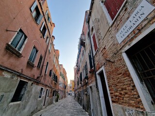 Fototapeta na wymiar Venice old street