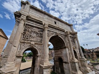Fototapeta na wymiar forum romaine arch