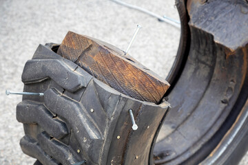 Cut-out view of run flat tire