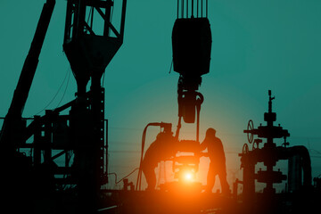 the oil workers are working
