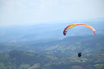 Topo do Mundo.  Brumadinho (MG).  Esportes radicais. Foto: Evandro Tosin