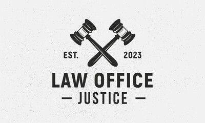 Law Office vintage logo. The Judge, Lawyer logo template with crossed gavels. Vector illustration 