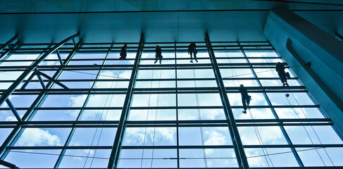 Extreme work.
Cleaning the glass of a building at a height takes courage and challenges adrenaline
