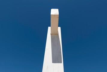 Struttura di legno con sfondo cielo