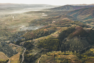 Obraz premium Ban Bon Na Viewpoint at sunrise with fog above Mae Chaem, Doi Inthanon national park, Chiang Mai, Thailand