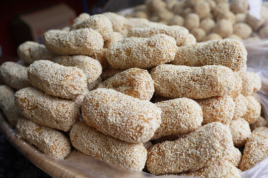 Shaanxi famous snacks smartweed sugar flowers