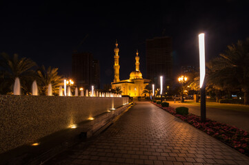 Fototapeta na wymiar Night view of mosque in Sharjah